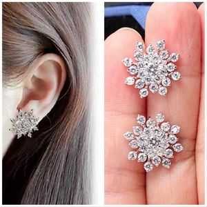 Snowflake Stud Earrings- Frozen earrings- Christmas earrings
